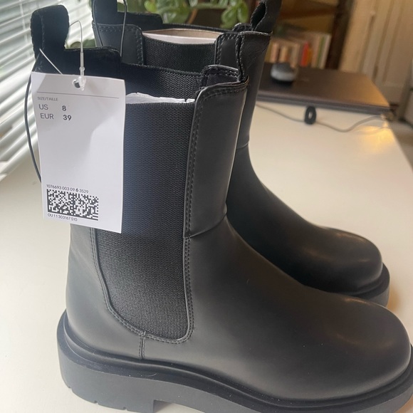 Brand New Chelsea Boots - Picture 9 of 9